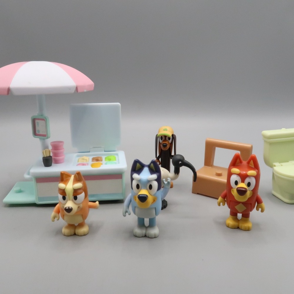 Disney Bluey Dog and Friends Snickers Dad Bingo Ice Cream‎ Truck Toilet lot